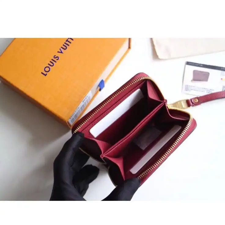LV 19B570142 Bags 0518